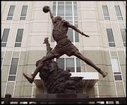 michael jordan pomnik statue